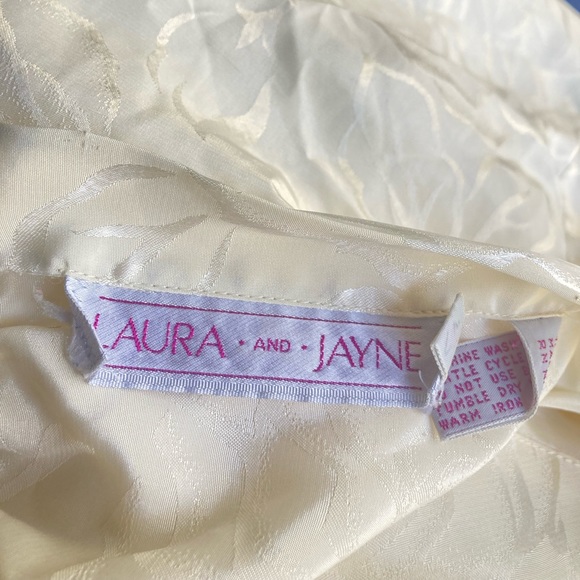 Vintage Laura & Jane Cream Rose Printed Top 14 - Picture 6 of 7